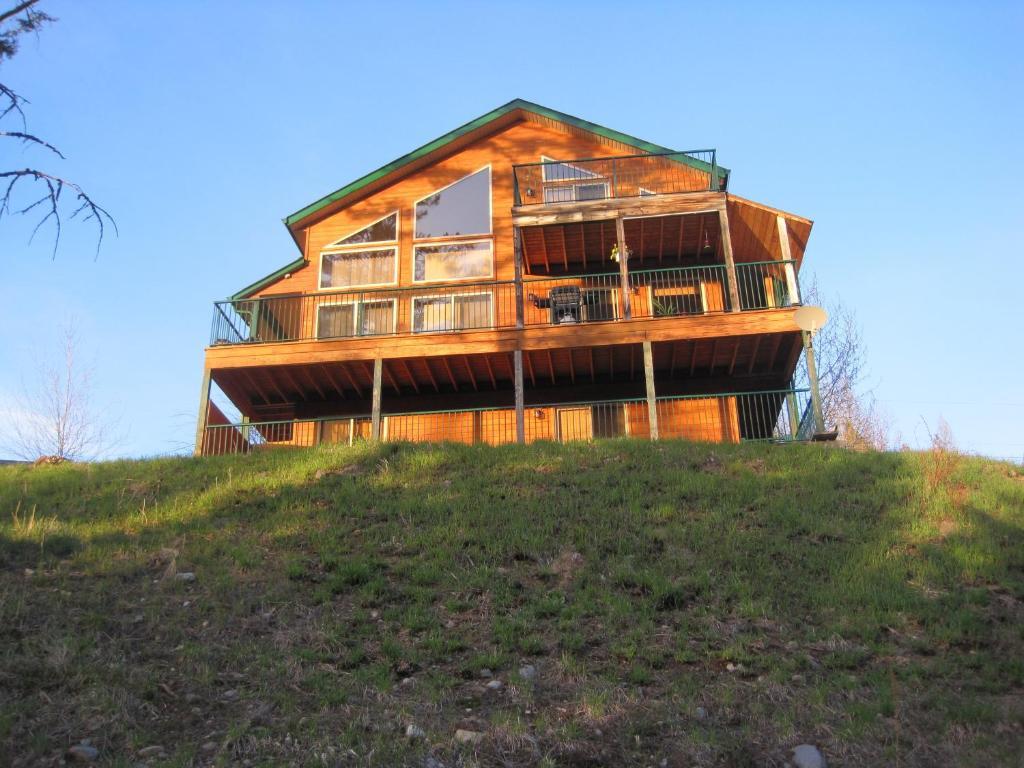 Wild Nature B&B Келоуна Екстериор снимка
