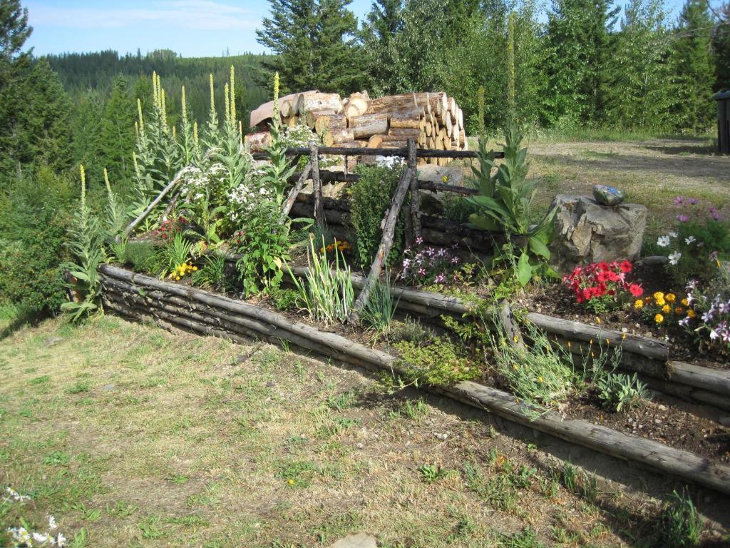 Wild Nature B&B Келоуна Екстериор снимка
